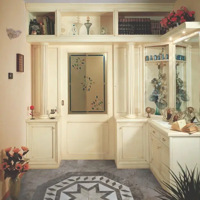 Arredo classico MEGAROS